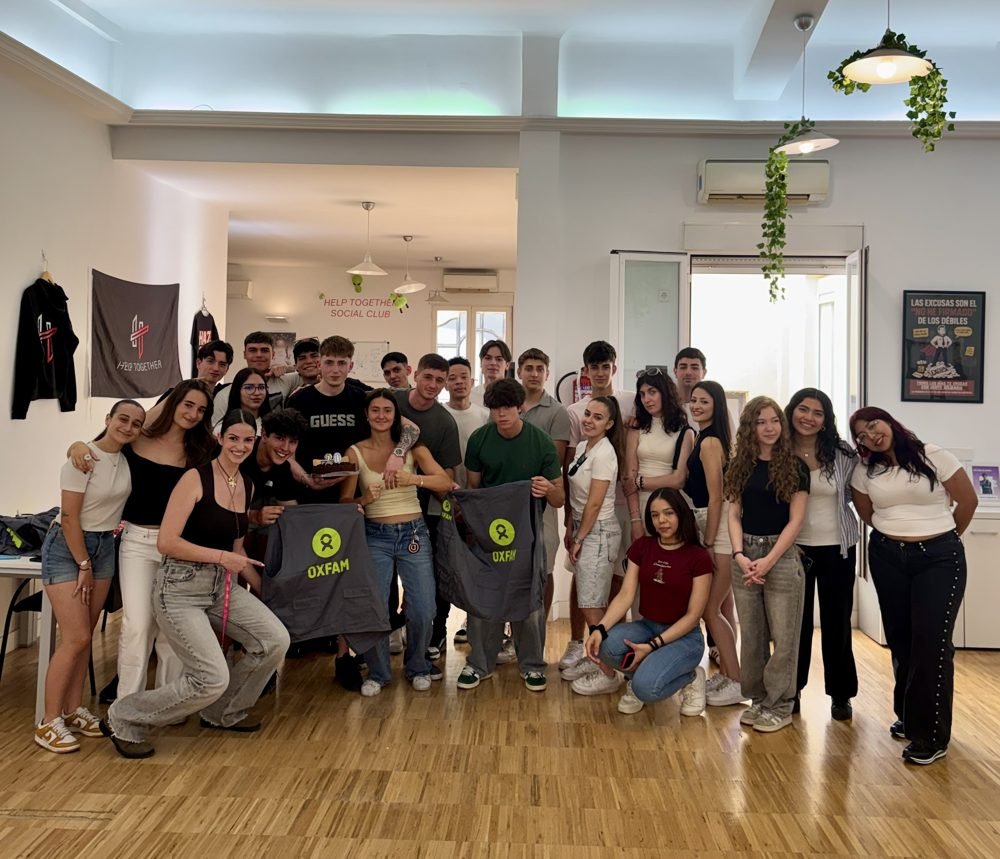 Equipo Help Together con Oxfam Intermón